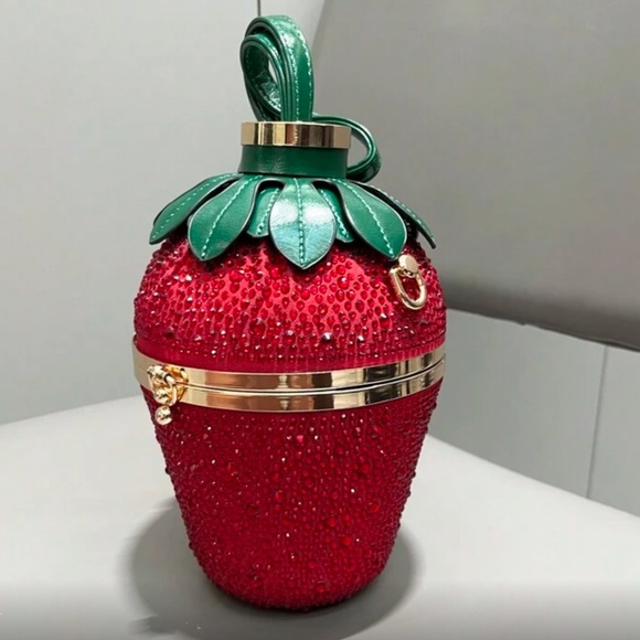 🆕 Rhinestone Studded Strawberry Shaped Handbag - Picture 8 of 10